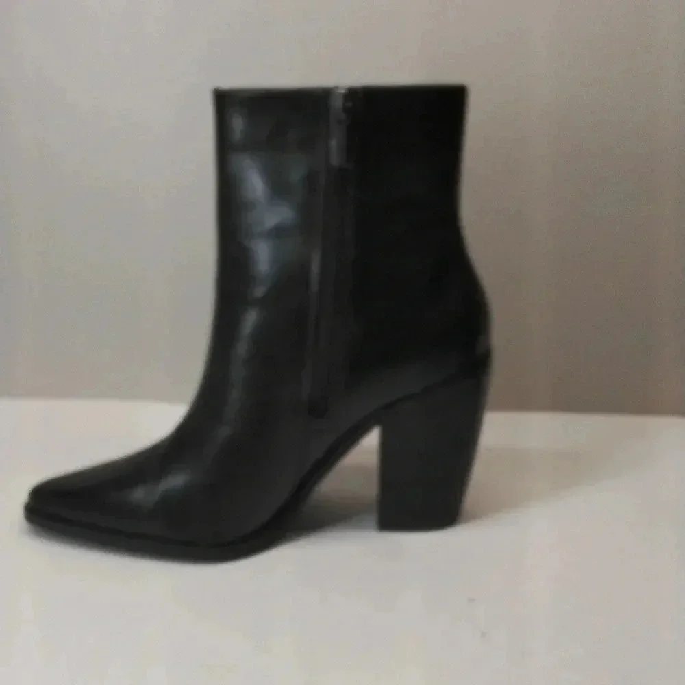 Vince Camuto Black Leather Pointed Toe Ankle Boots